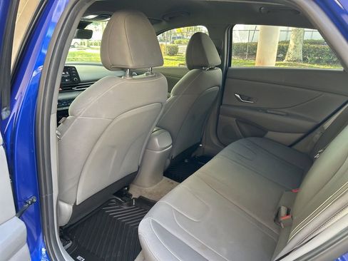Used 2022 Hyundai Elantra SEL FWD image 32