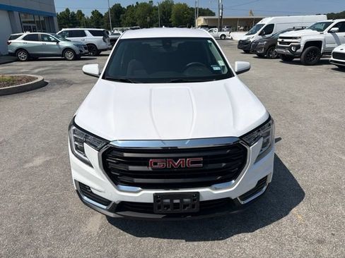 Used 2024 GMC Terrain SLE FWD image 19