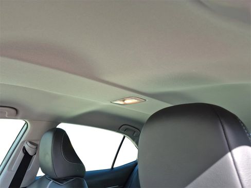 Used 2022 Toyota Camry SE image 17