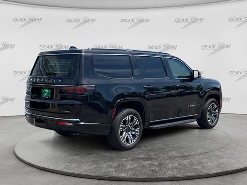 Used 2024 Jeep Wagoneer Series II AWD/4WD image 7
