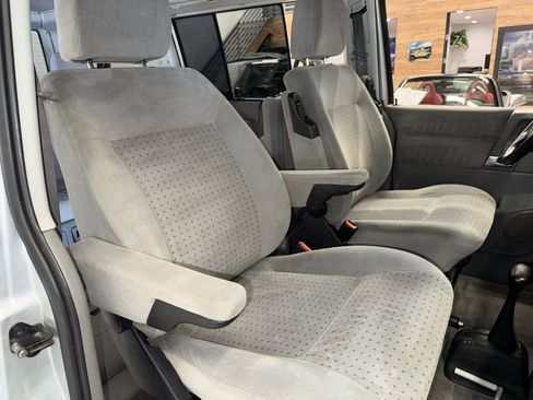 Used 2002 Volkswagen Eurovan MV image 48