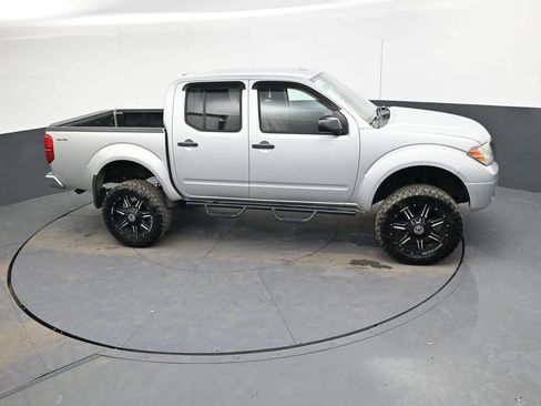 Used 2014 Nissan Frontier SV image 22