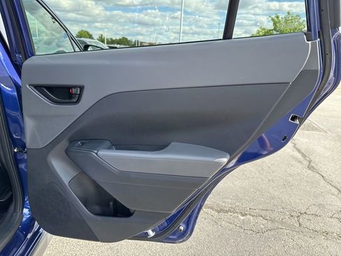 Used 2024 Subaru Crosstrek 2.0i AWD/4WD image 35