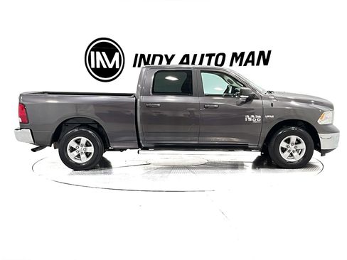 Used 2020 RAM 1500 Classic SLT w/ Luxury Group RWD image 3