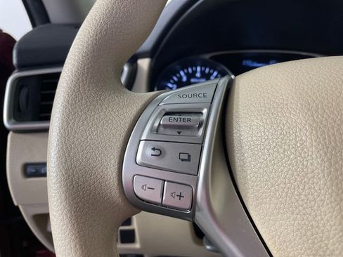 Used 2015 Nissan Rogue S w/ S Family Package FWD image 10