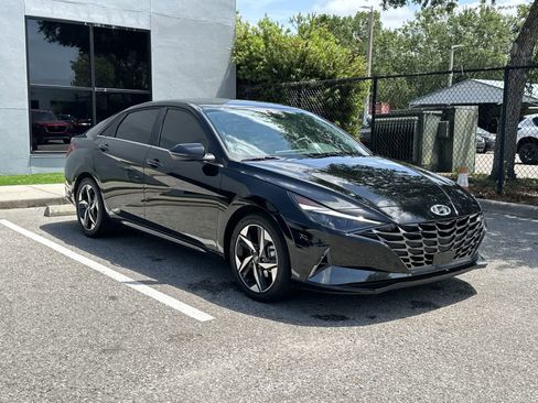 Used 2023 Hyundai Elantra Limited image 10