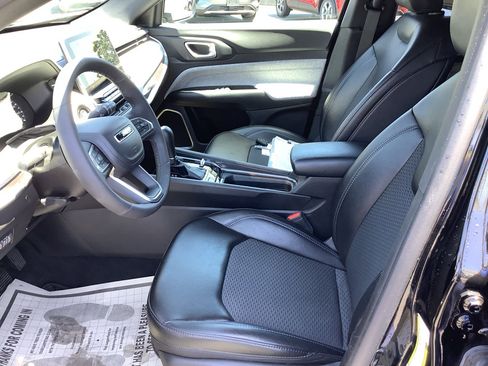 Used 2023 Jeep Compass Latitude w/ Sun and Sound Group image 12