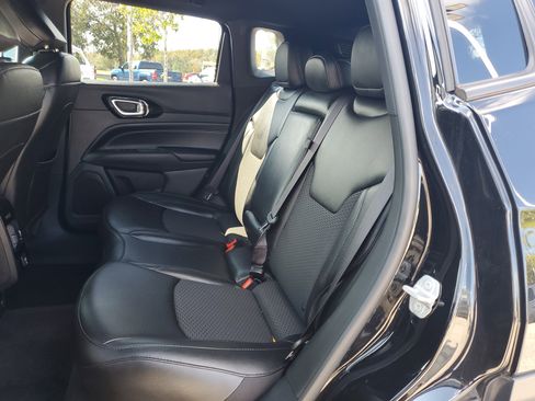 Used 2022 Jeep Compass Altitude image 9