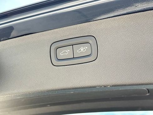 Certified 2025 Volvo XC90 B5 Plus w/ Protection Package Premier AWD/4WD image 35