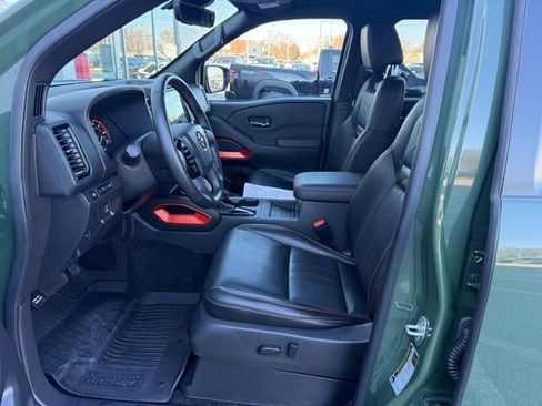 Used 2023 Nissan Frontier PRO-4X w/ Pro-4X Premium Package image 17