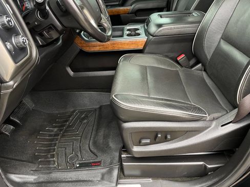 Used 2017 Chevrolet Silverado 2500 High Country w/ Duramax Plus Package image 23