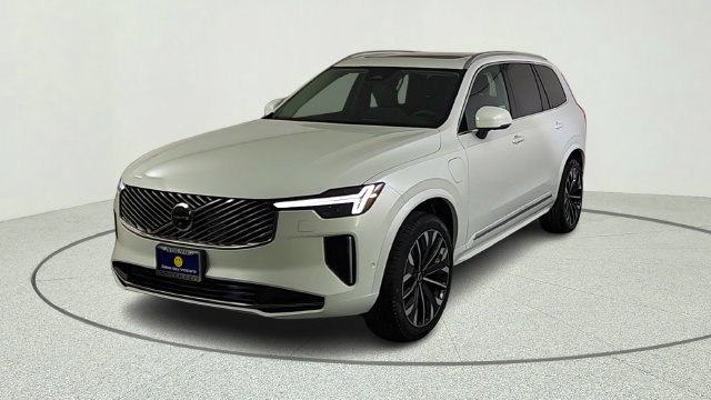 New 2026 Volvo XC90 T8 Plus w/ Protection Package AWD/4WD image 3