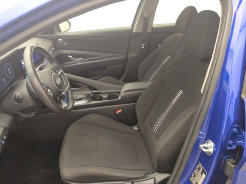 Used 2025 Hyundai Elantra SEL FWD image 17