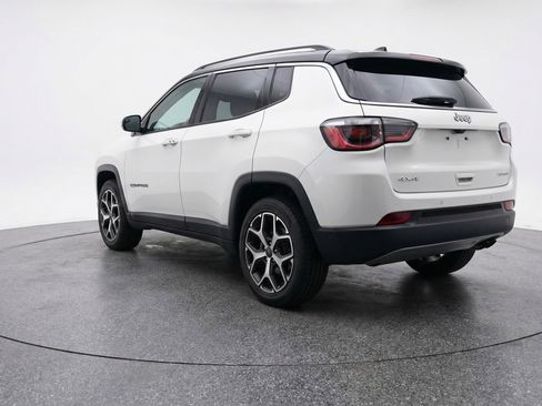 Used 2025 Jeep Compass Limited image 6