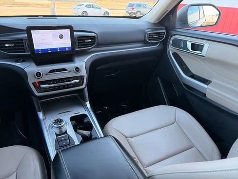 Used 2023 Ford Explorer XLT w/ Equipment Group 202A image 30