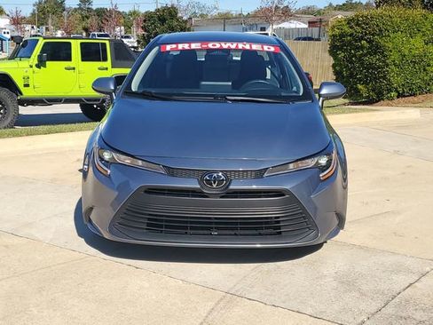Used 2025 Toyota Corolla LE image 6