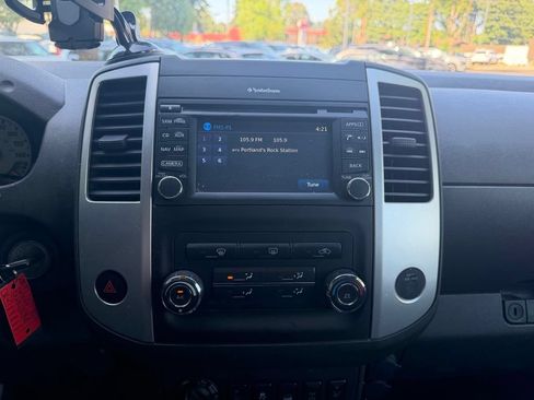 Used 2015 Nissan Xterra PRO-4X AWD/4WD image 19