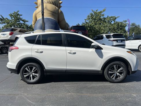 Used 2017 Toyota RAV4 XLE FWD image 7