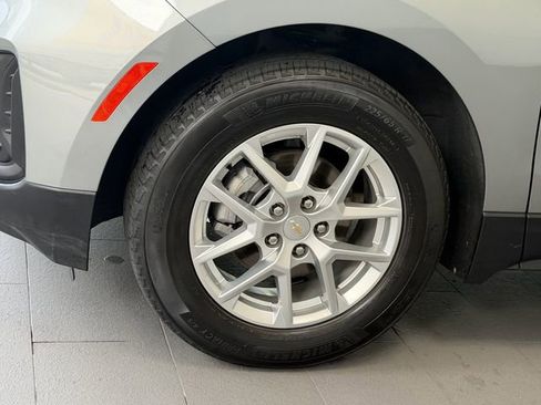 Certified 2024 Chevrolet Equinox LS w/ LS Convenience Package FWD image 4