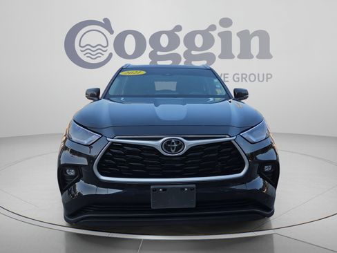 Used 2021 Toyota Highlander XLE FWD image 8