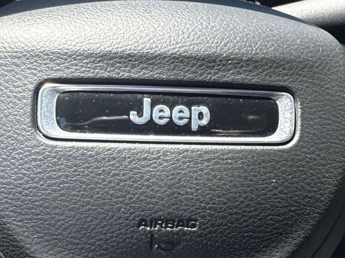 Used 2023 Jeep Compass Limited AWD/4WD image 30