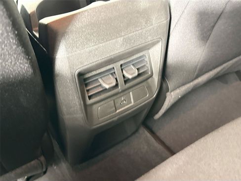Used 2026 Chevrolet Colorado LT RWD image 34
