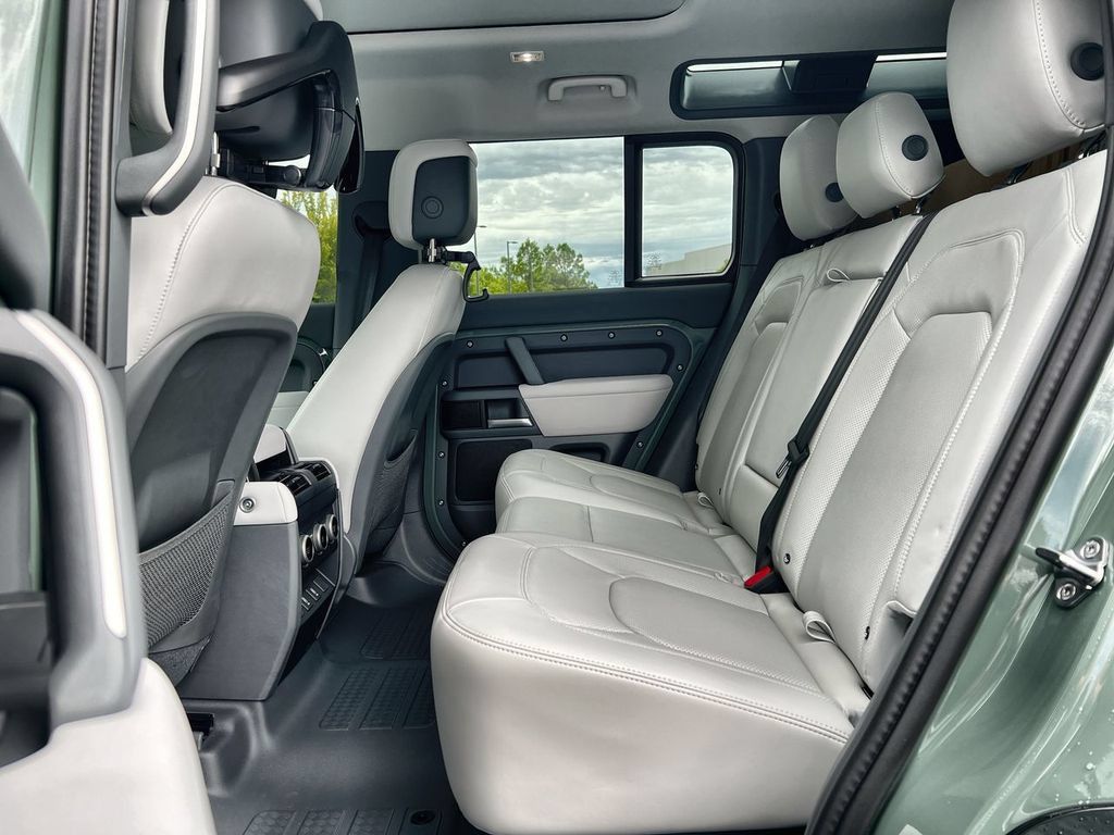 New 2026 Land Rover Defender 110 AWD/4WD image 15