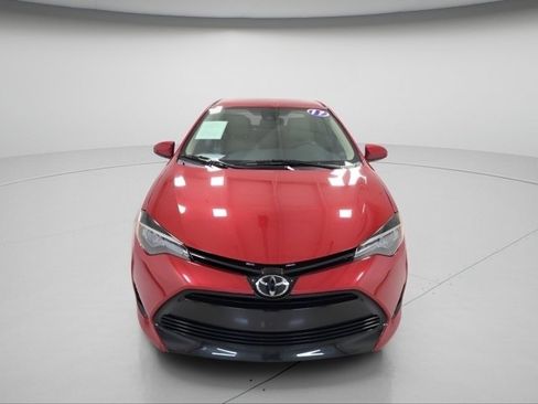 Used 2017 Toyota Corolla LE FWD image 2