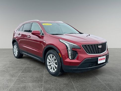 Used 2019 Cadillac XT4 Luxury w/ Cold Weather Package image 7