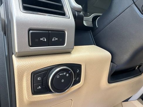Used 2017 Ford F150 Lariat w/ Equipment Group 502A Luxury AWD/4WD image 16