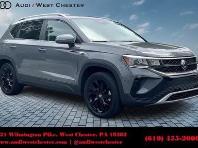 Used 2023 Volkswagen Taos SE w/ Panoramic Sunroof Package