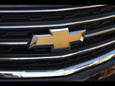 Used 2017 Chevrolet Traverse LT w/ Style and Technology Package image 46