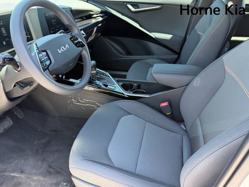New 2026 Kia Niro LX FWD image 15