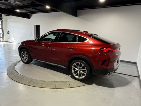 Used 2022 BMW X6 xDrive40i AWD/4WD image 11