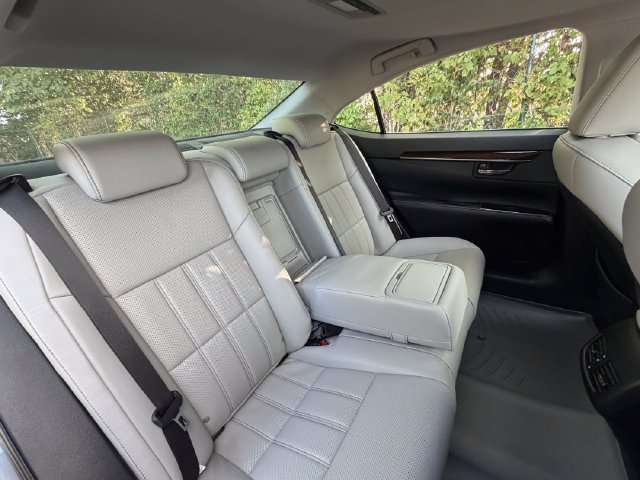 Used 2017 Lexus ES 350 w/ Luxury Package FWD image 38