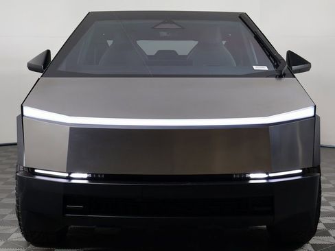 Used 2024 Tesla Cybertruck AWD Crew Cab image 2