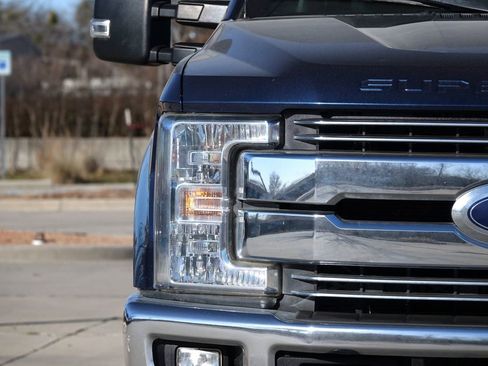 Used 2019 Ford F250 Lariat w/ FX4 Off-Road Package image 5