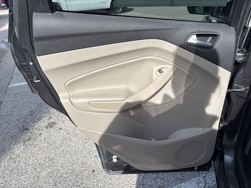 Used 2017 Ford Escape SE image 35