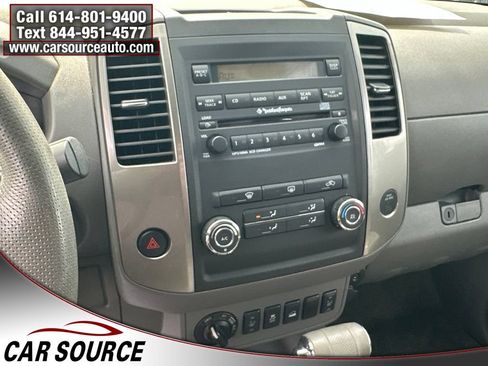 Used 2012 Nissan Frontier SL w/ Moonroof Pkg AWD/4WD image 18