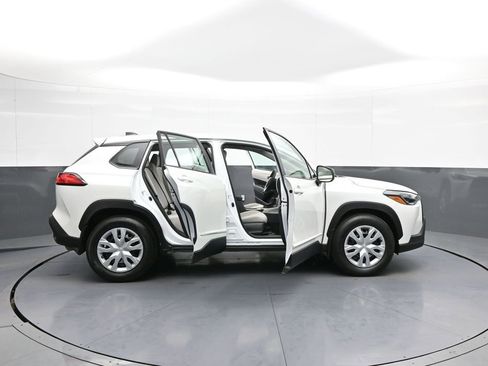 Certified 2022 Toyota Corolla Cross L AWD/4WD image 41