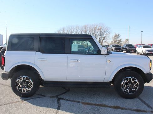 New 2025 Ford Bronco Outer Banks image 4