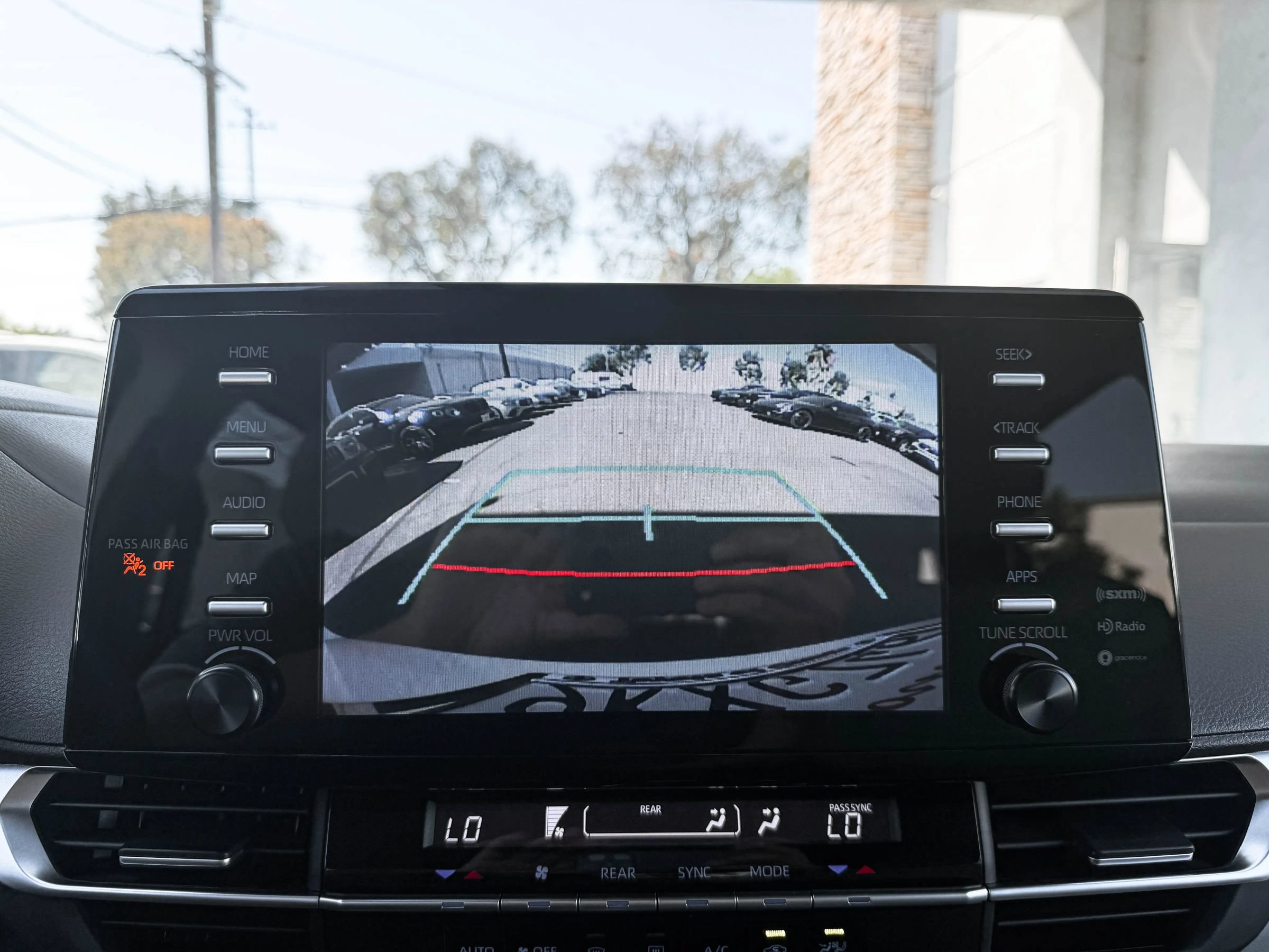 Used 2023 Toyota Sienna LE FWD image 19