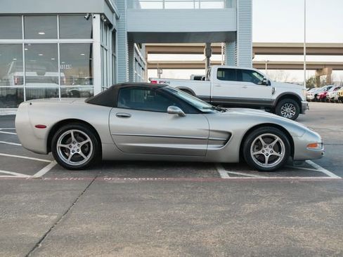 Used 2002 Chevrolet Corvette CONVERTIBLE / REGULAR SERVICE w/ Preferred Equipment Group2 image 4