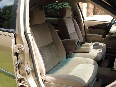 Used 2005 Chevrolet Impala w/ Preferred Equipment Group FWD image 26