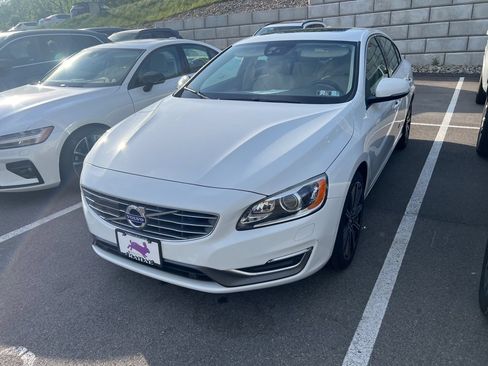 Used 2017 Volvo S60 T5 Inscription Platinum w/ Climate Package AWD/4WD image 2