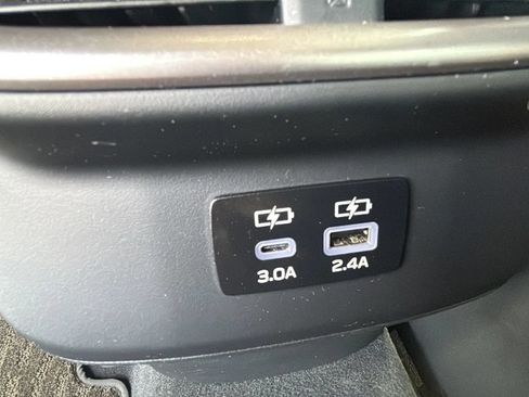Used 2025 Subaru Outback Premium AWD/4WD image 42