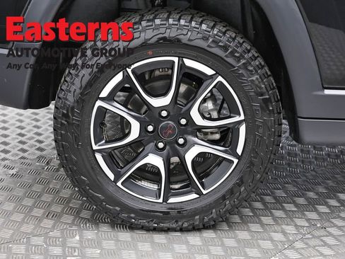 Used 2025 Jeep Compass Trailhawk AWD/4WD image 32