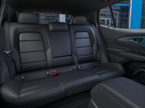 New 2026 Chevrolet Equinox EV LT image 17