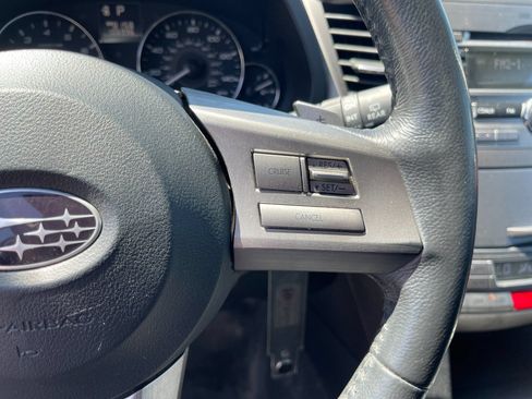 Used 2011 Subaru Outback 2.5i Limited w/ PWR Moonroof Pkg AWD/4WD image 25