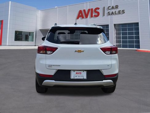 Used 2025 Chevrolet TrailBlazer LT AWD/4WD image 5